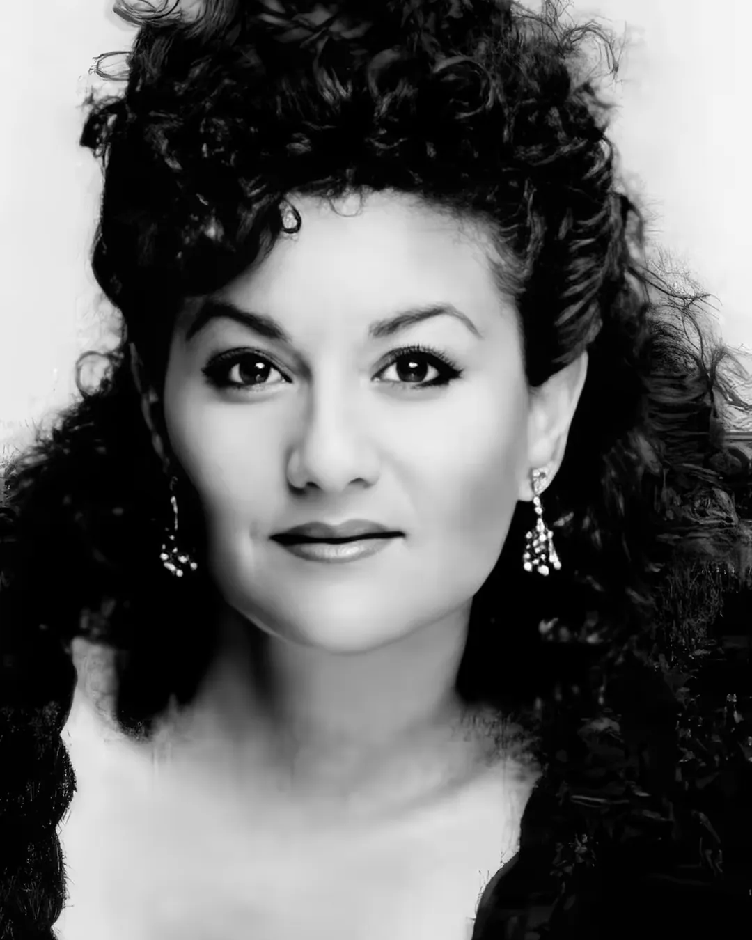 Sharon Azrieli, studio portrait